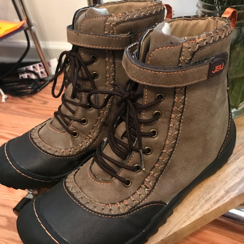 JBU woman’s boots (vegan leather)